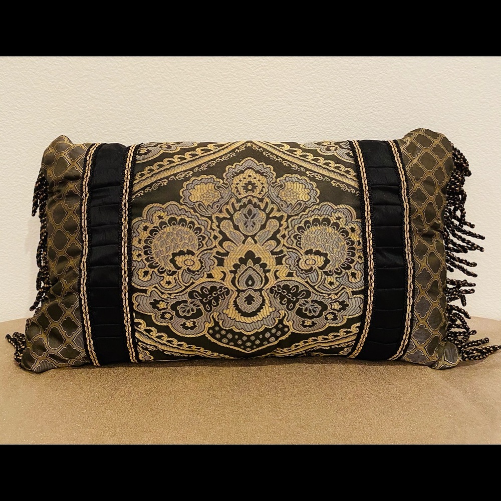 Decorative Pillow By Royal Velvet